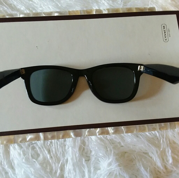 Vintage Wayfare Sunglasses (unisex) - Picture 7 of 8